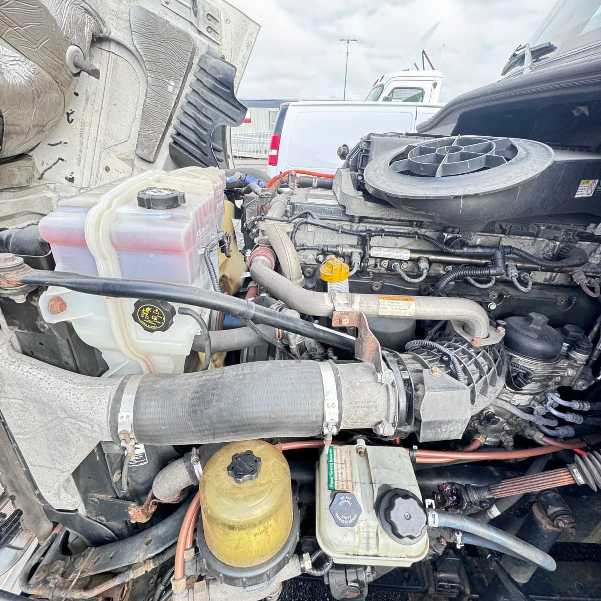 2019 Freightliner Cascadia - image 8