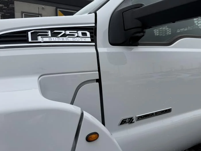 2026 Ford F-750 — photo 9