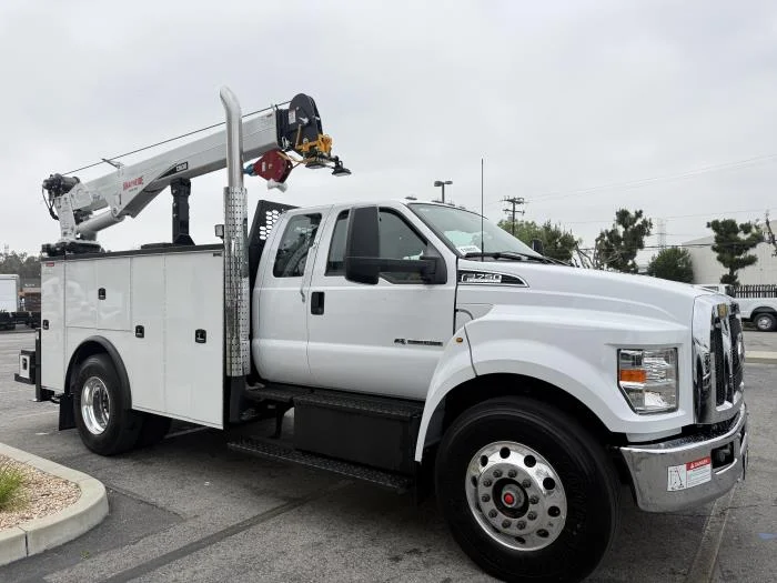 2026 Ford F-750 — photo 7