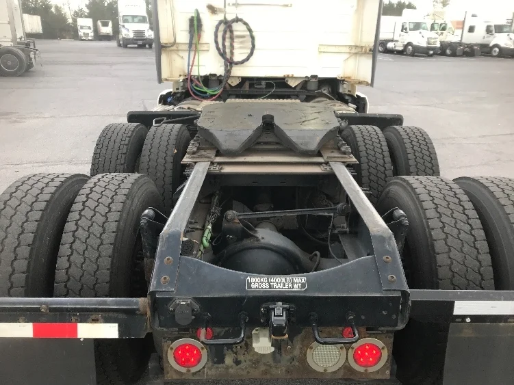 2019 Volvo VNL 300 - image 6