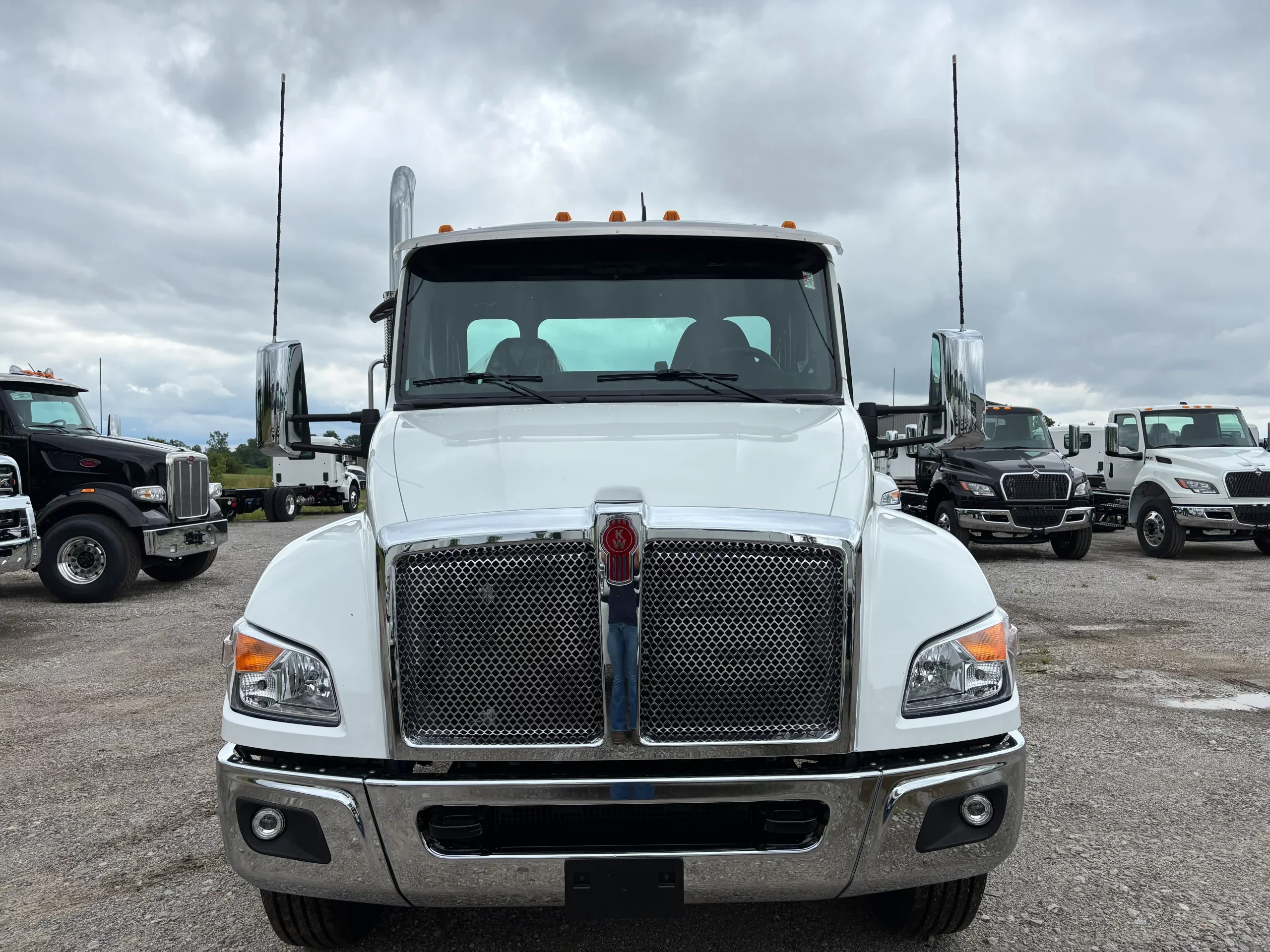 2027 Kenworth T280 — photo 2