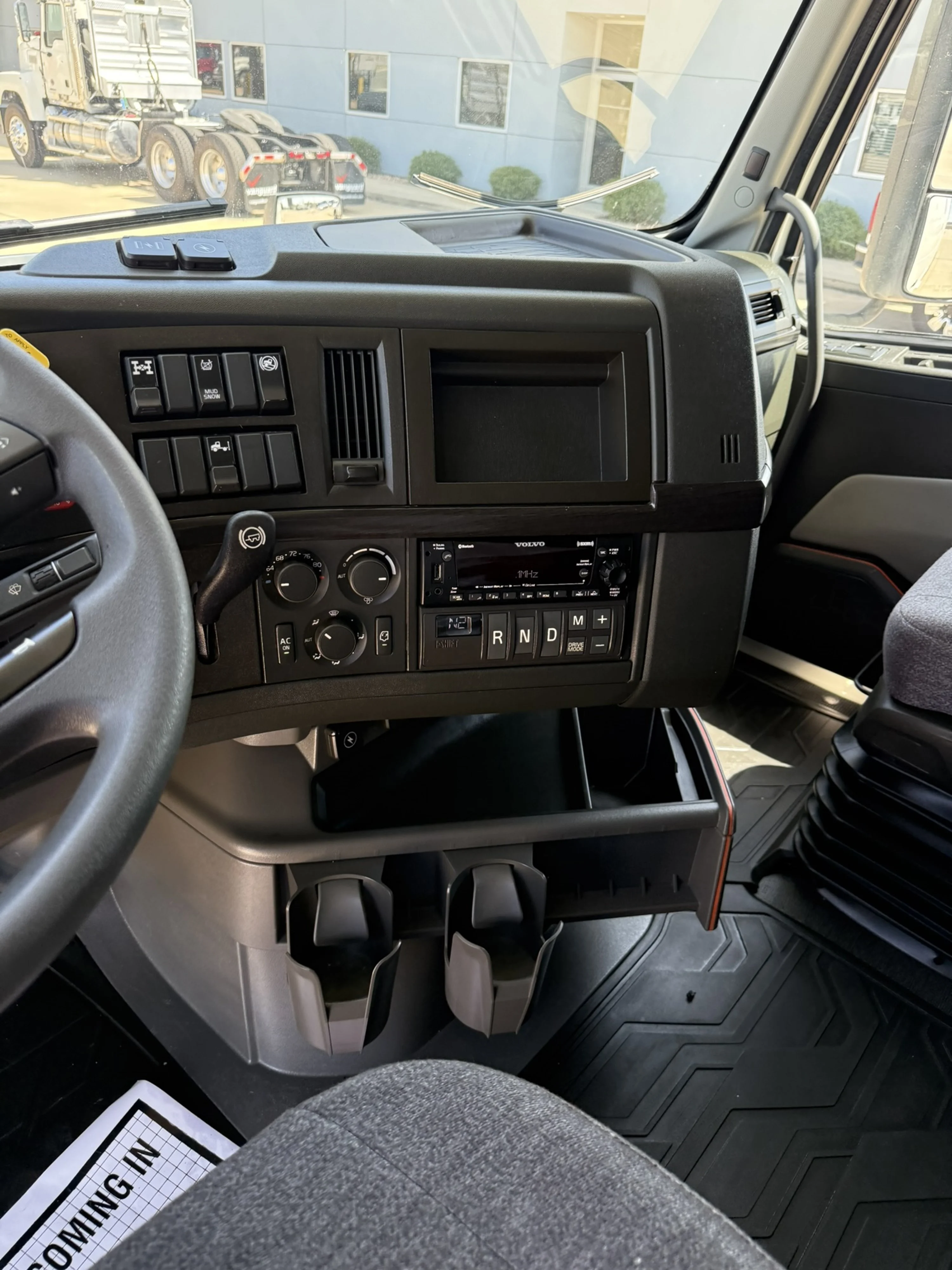 2022 Volvo in Houston, TX — photo 12