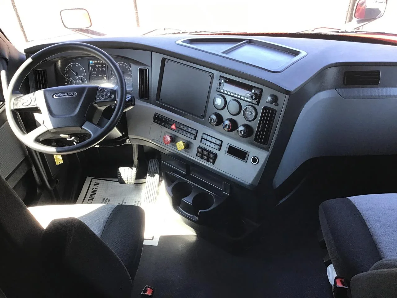 2022 Freightliner Cascadia in Spokane, WA — photo 10