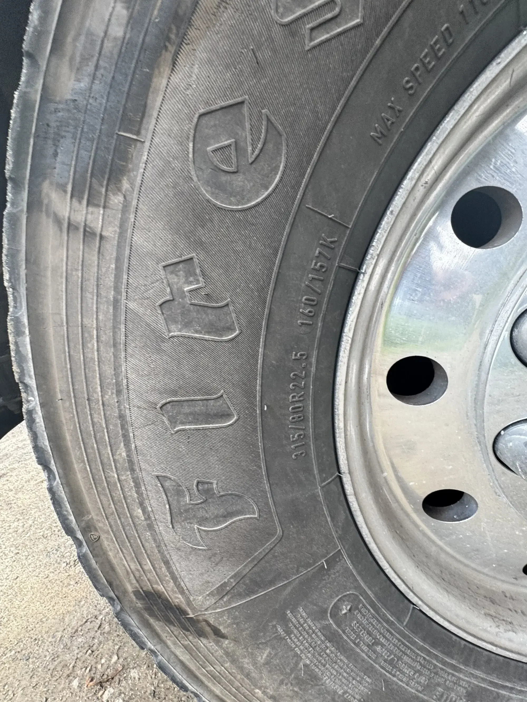 2019 Kenworth T800 - image 9