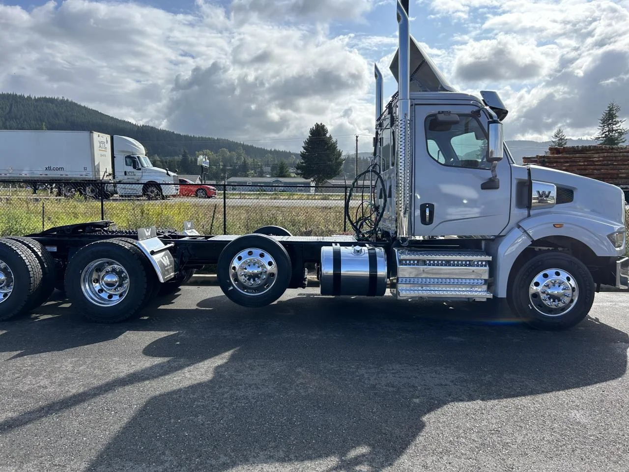 2025 Western Star 49X - image 4