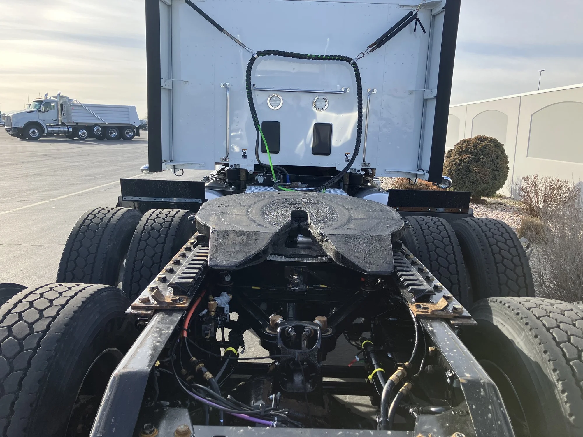 2022 Kenworth T880 - image 6