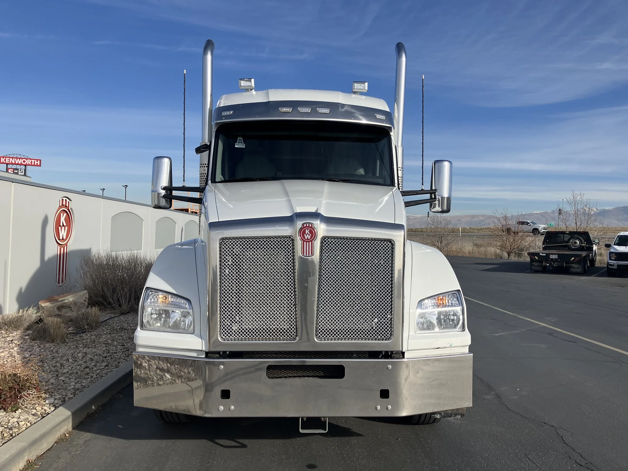 2022 Kenworth T880 - image 3