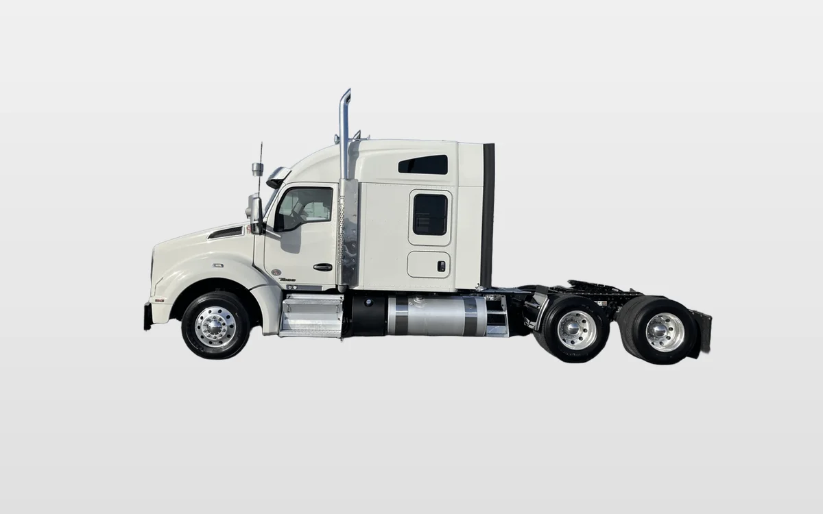 2022 Kenworth T880 - image 1