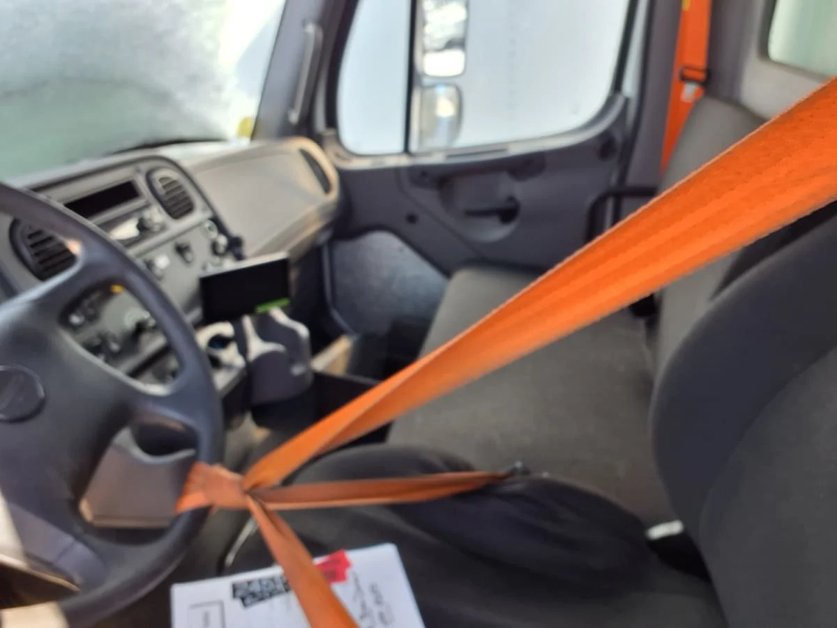 2020 Freightliner M2 106 - image 7