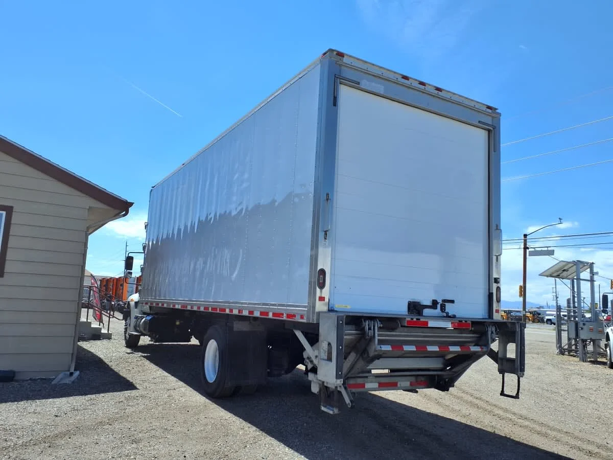 2018 International 4300 in Commerce City, CO — photo 6