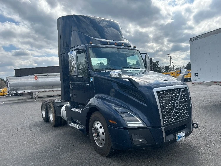 2021 Volvo VNL 300 in Hot Springs, AR