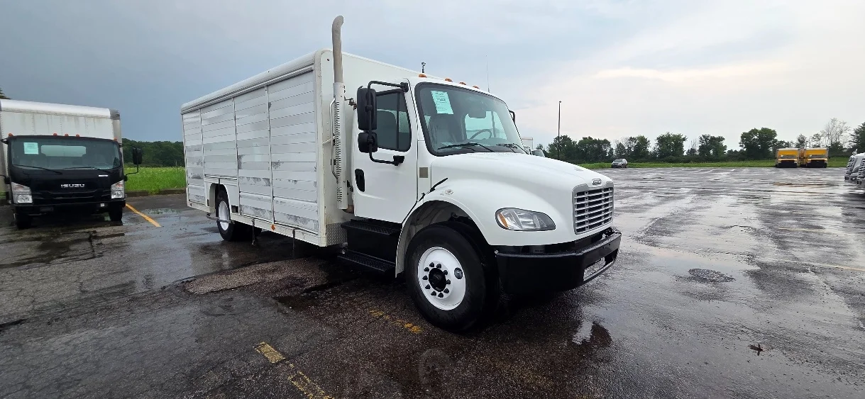 2019 Freightliner eM2 in Middlefield, OH
