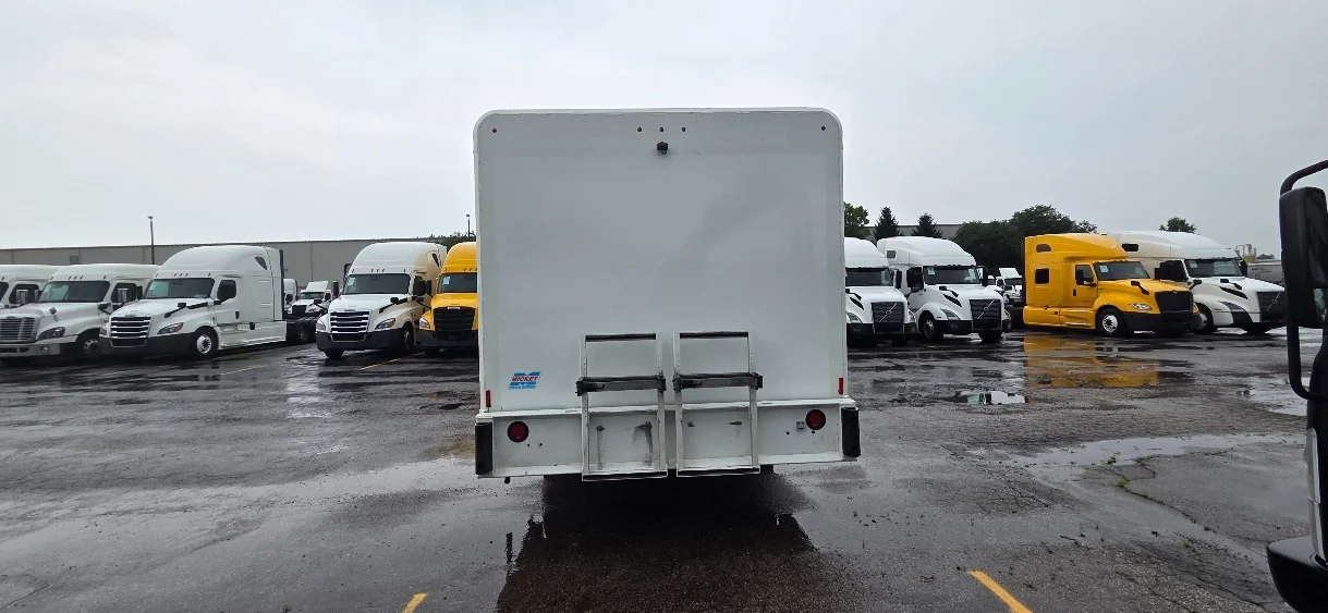 2019 Freightliner eM2 in Middlefield, OH — photo 7