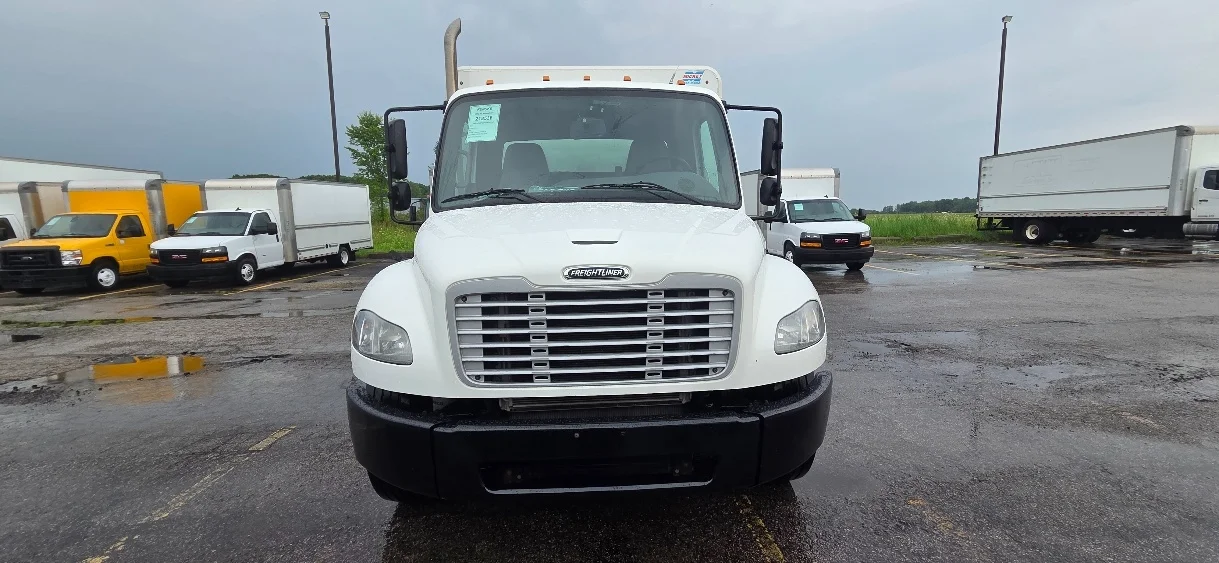 2019 Freightliner eM2 in Middlefield, OH — photo 2