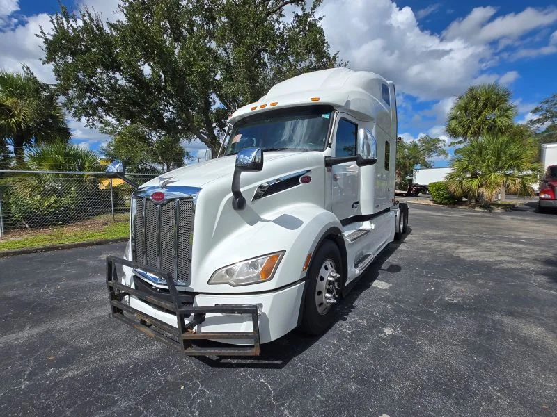 2024 Peterbilt 579 in Fort Lauderdale, FL