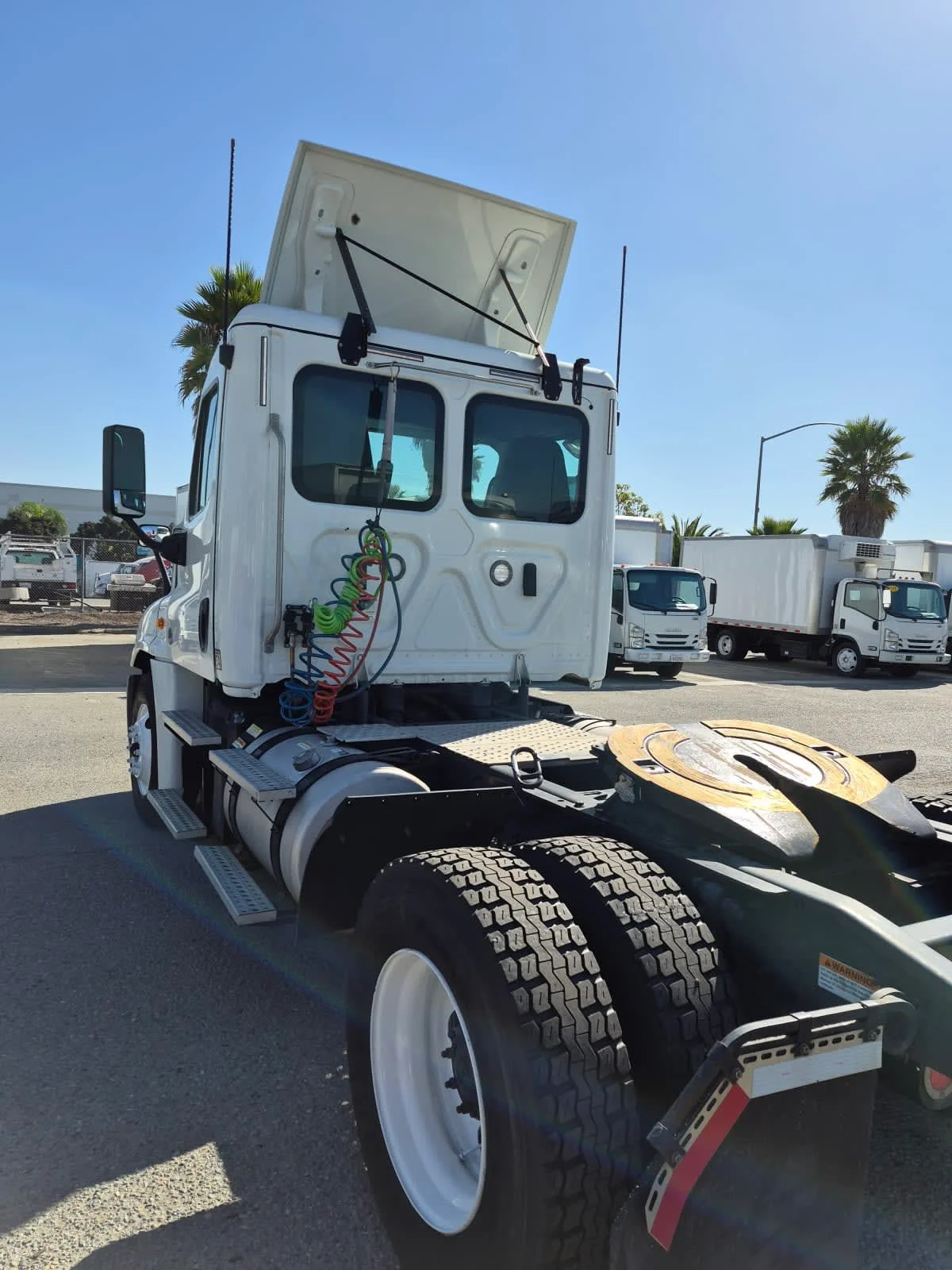 2018 Freightliner Cascadia in Fontana, CA — photo 6