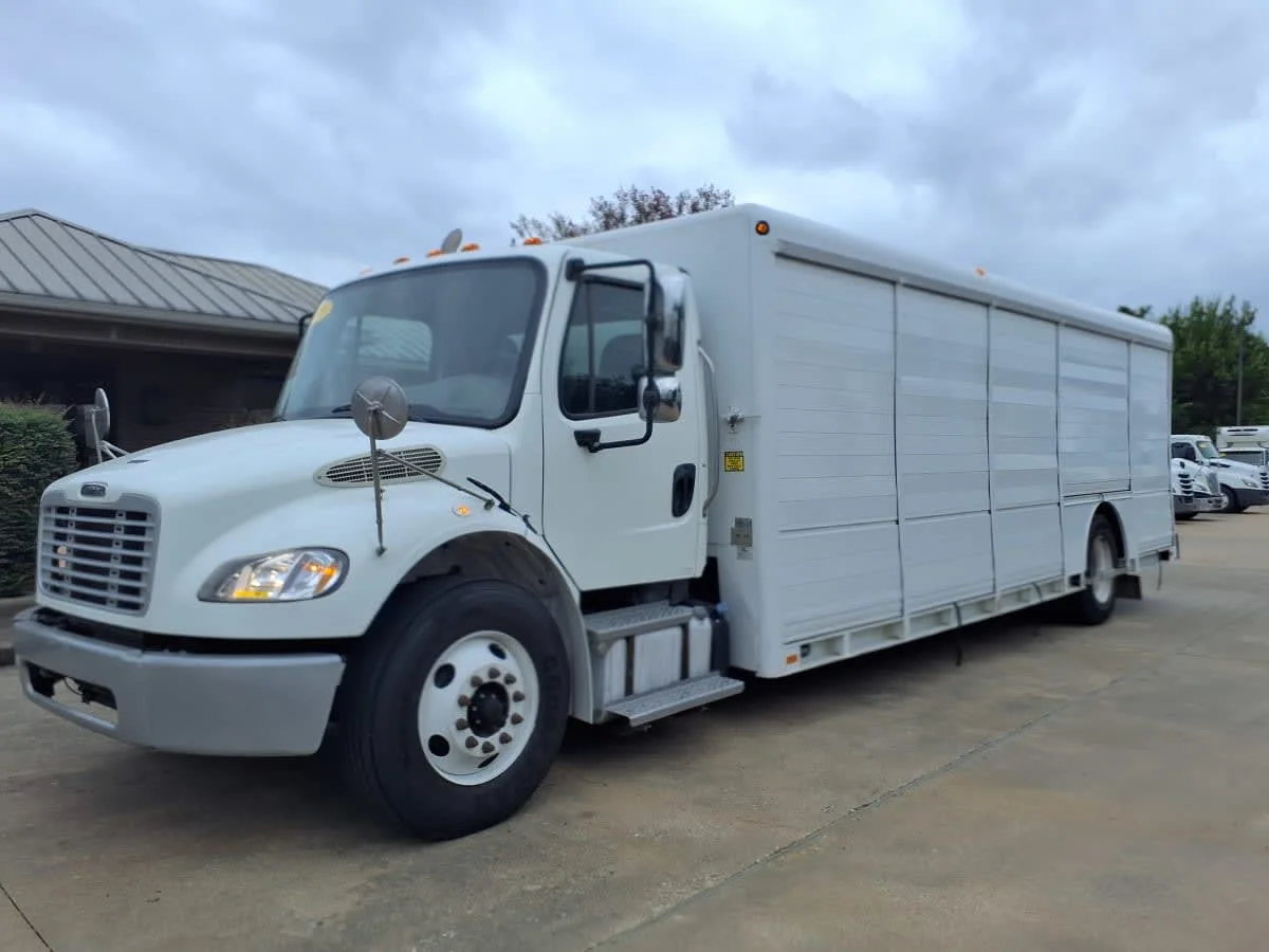 2019 Freightliner M2 106