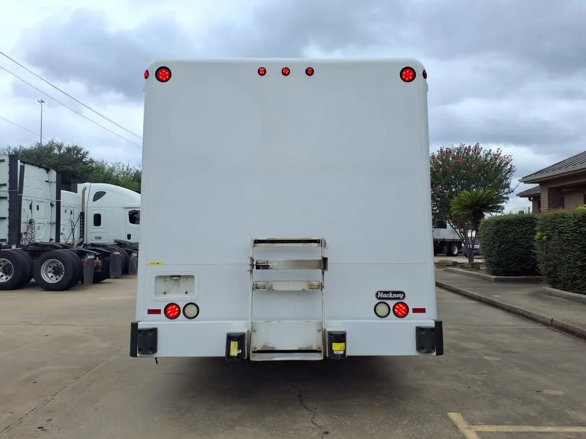 2019 Freightliner M2 106 in Houston, TX — photo 5