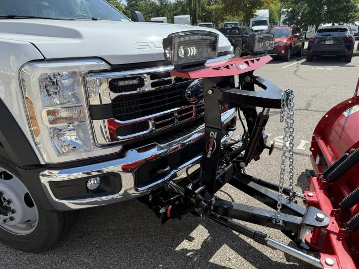 2025 Ford F-600 — photo 17