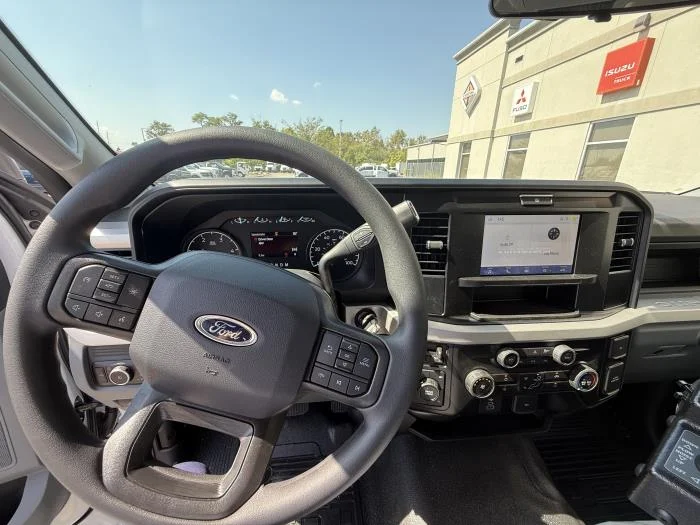 2025 Ford F-600 — photo 10