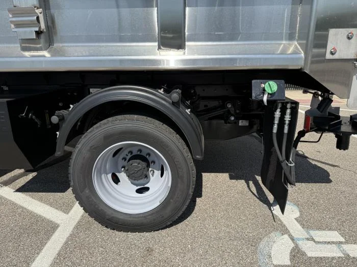 2025 Ford F-600 — photo 18