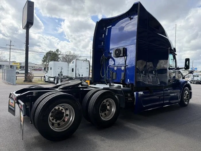 2022 Peterbilt 579 — photo 7