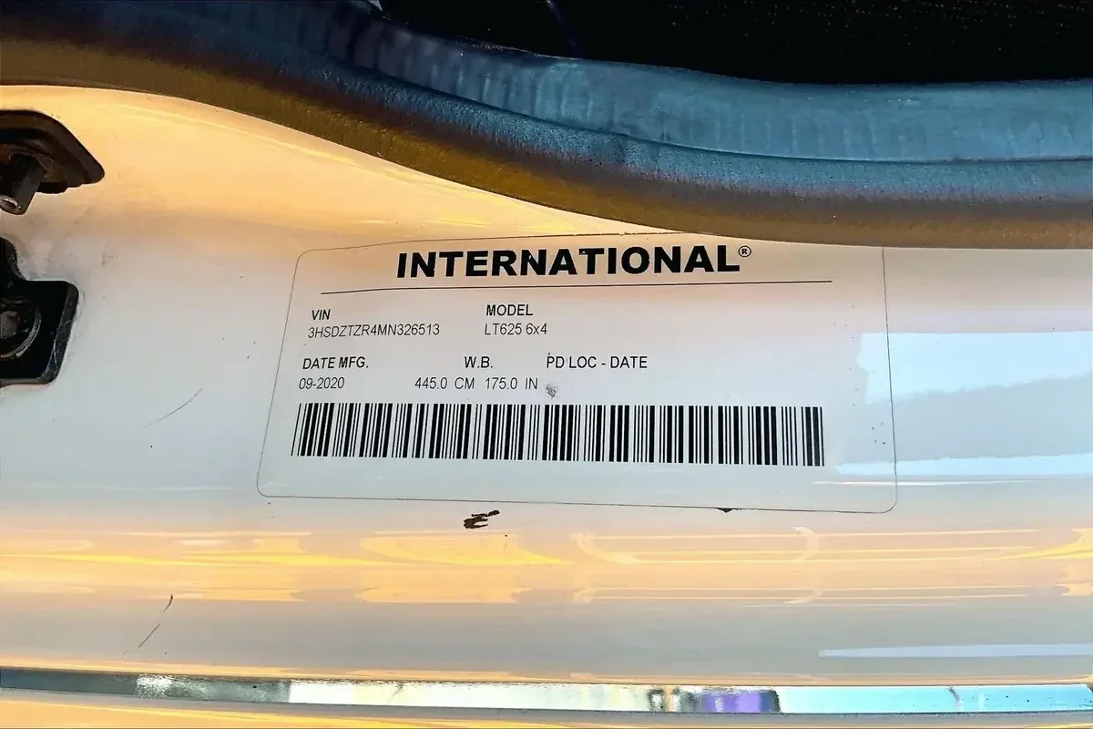 2021 International LT in Allentown, PA — photo 13