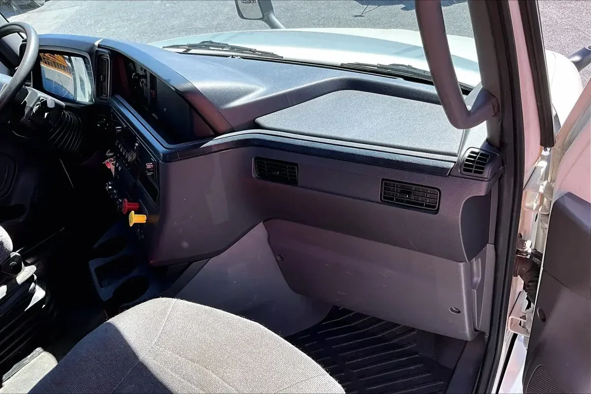 2021 International LT in Allentown, PA — photo 19