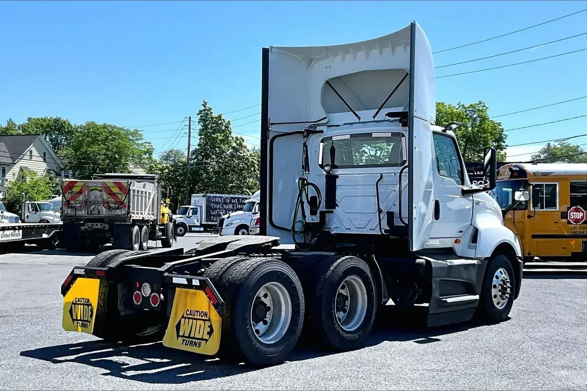 2021 International LT in Allentown, PA — photo 14