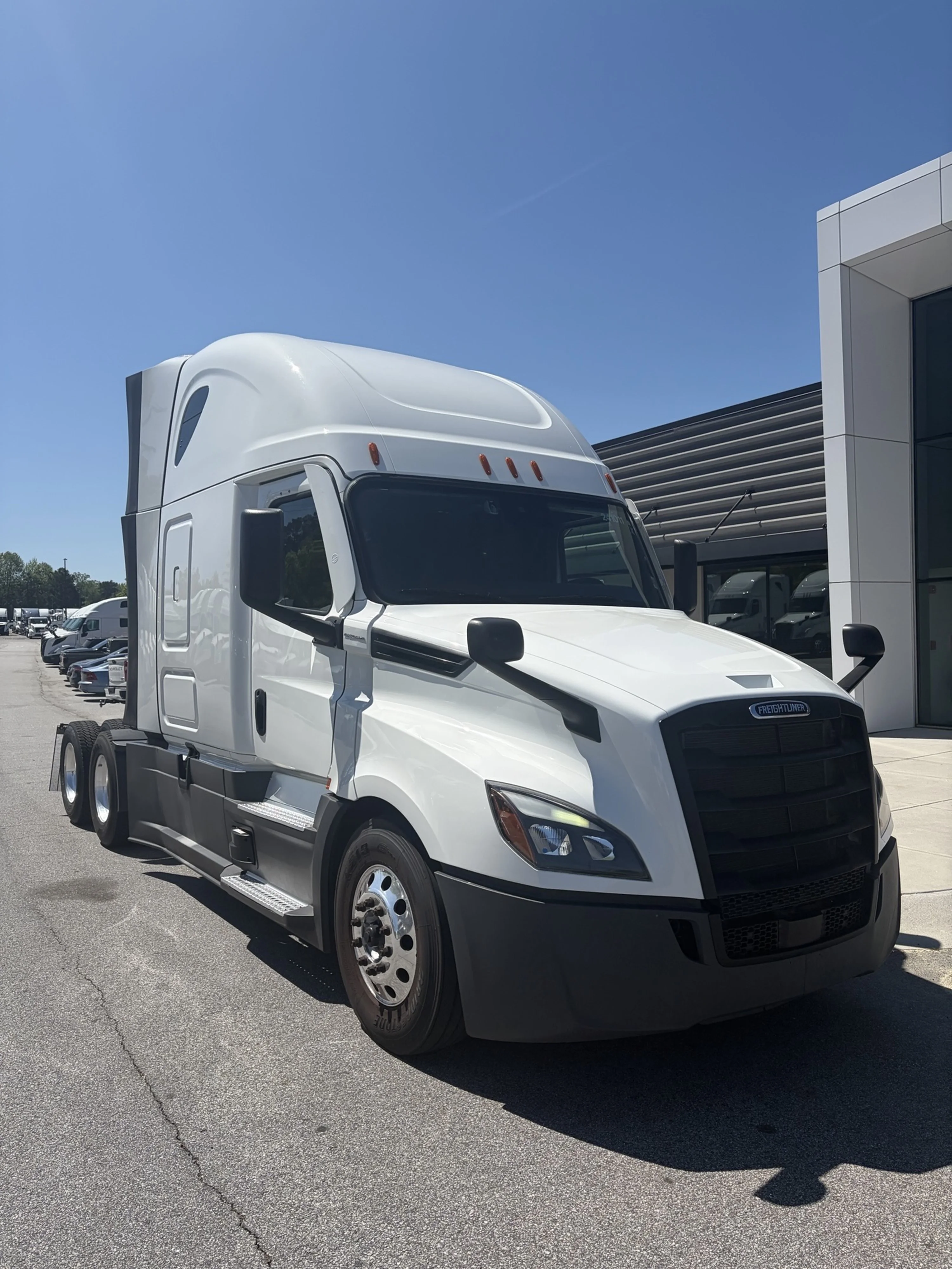 2024 Freightliner Cascadia - image 3