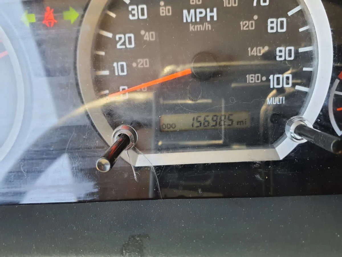 2018 Isuzu NPR - image 11