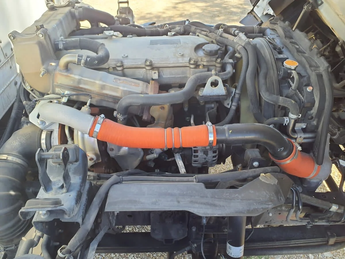 2018 Isuzu NPR - image 13