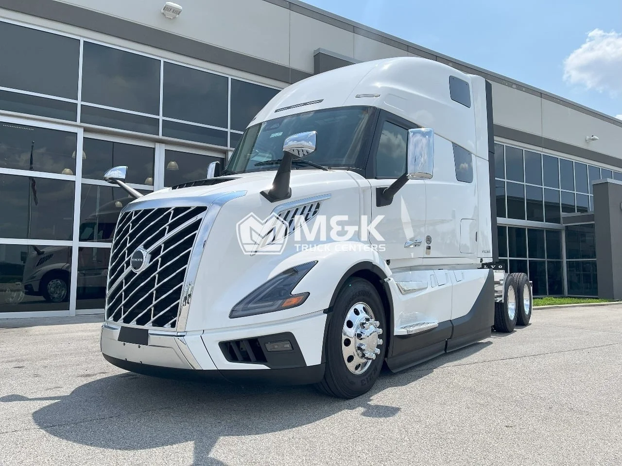 2026 Volvo VNL 860 in Pendleton, IN