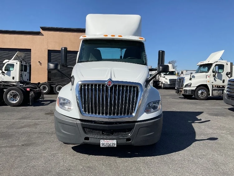 2019 International LT in Fontana, CA — photo 2