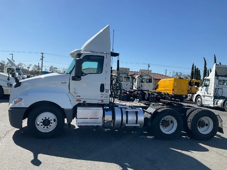 2019 International LT in Fontana, CA — photo 4
