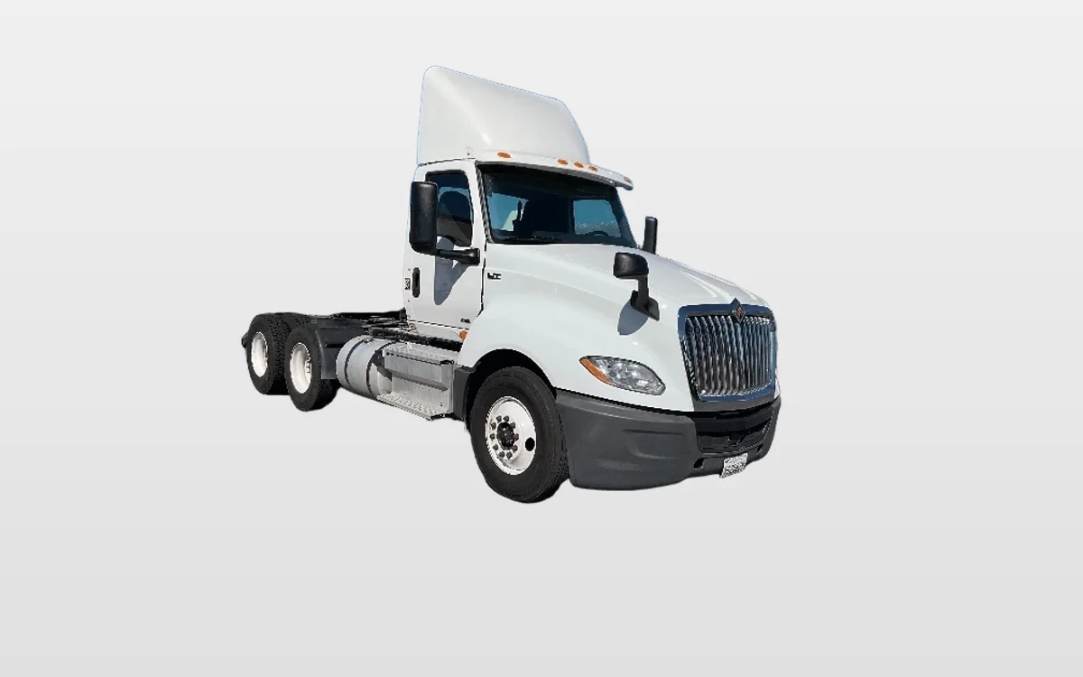 2019 International LT - image 1