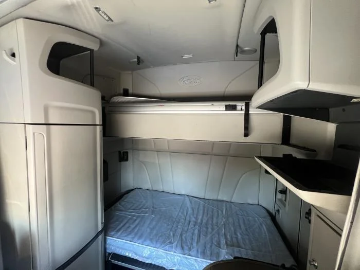 2022 Peterbilt 579 - image 13