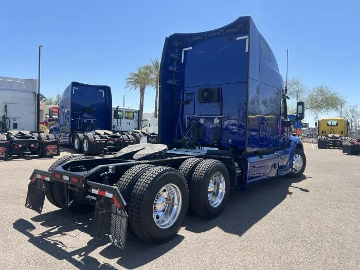 2022 Peterbilt 579 - image 6