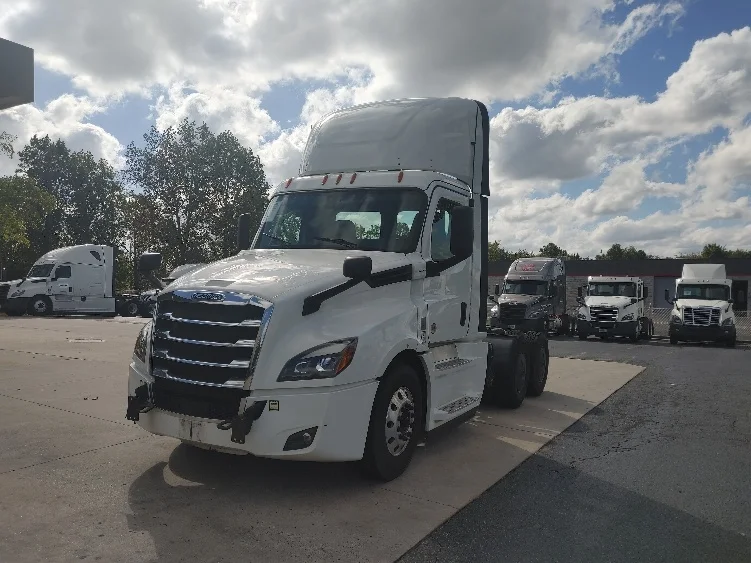 2020 Freightliner Cascadia in Concord, NC — photo 3