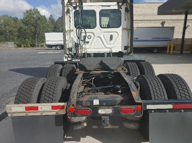 2020 Freightliner Cascadia in Concord, NC — photo 6