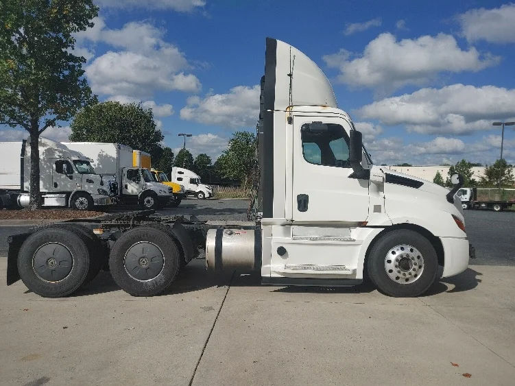 2020 Freightliner Cascadia in Concord, NC — photo 8
