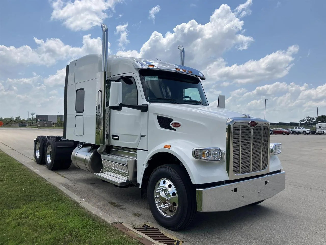 2027 Peterbilt 567 in Rochester, MN — photo 2