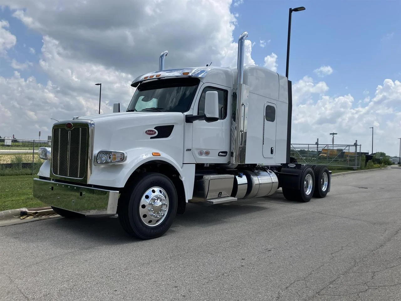 2027 Peterbilt 567 in Rochester, MN — photo 12