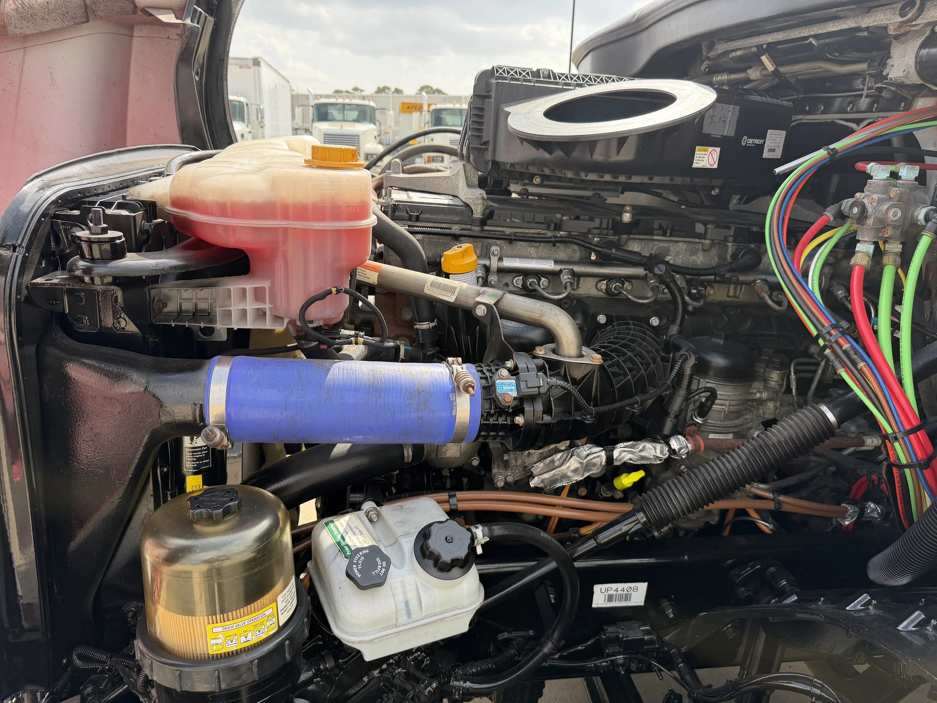 2023 Freightliner Cascadia in Houston, TX — photo 22