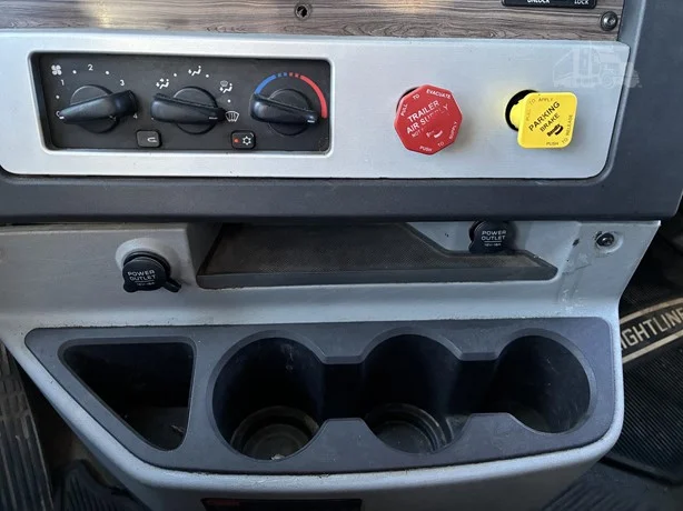 2021 Freightliner 122SD - image 32