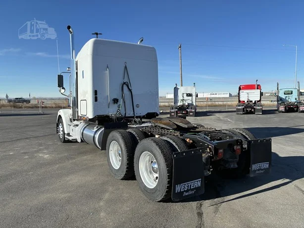 2021 Freightliner 122SD - image 3