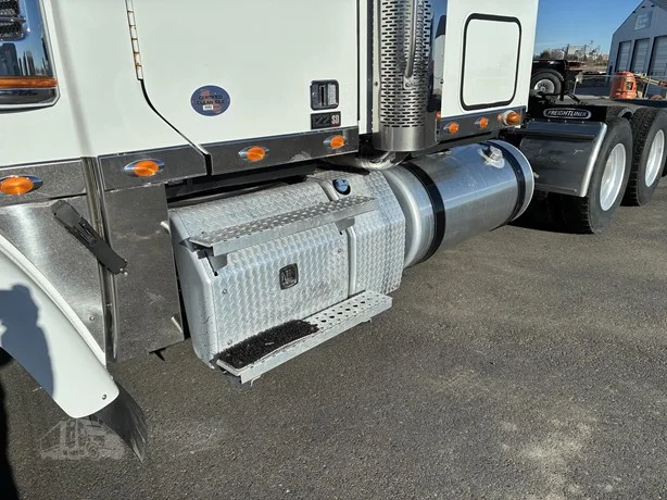 2021 Freightliner 122SD - image 11