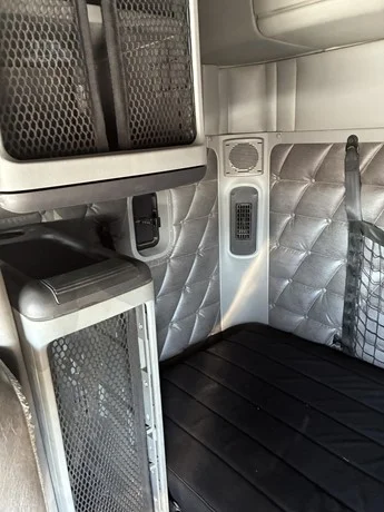 2021 Freightliner 122SD - image 34