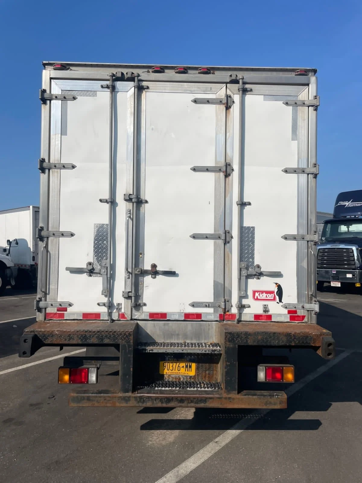 2019 Isuzu NQR in Farmingdale, NY — photo 5