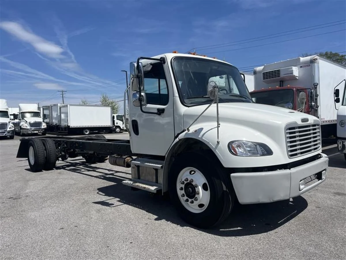 2020 Freightliner M2 106 - image 3